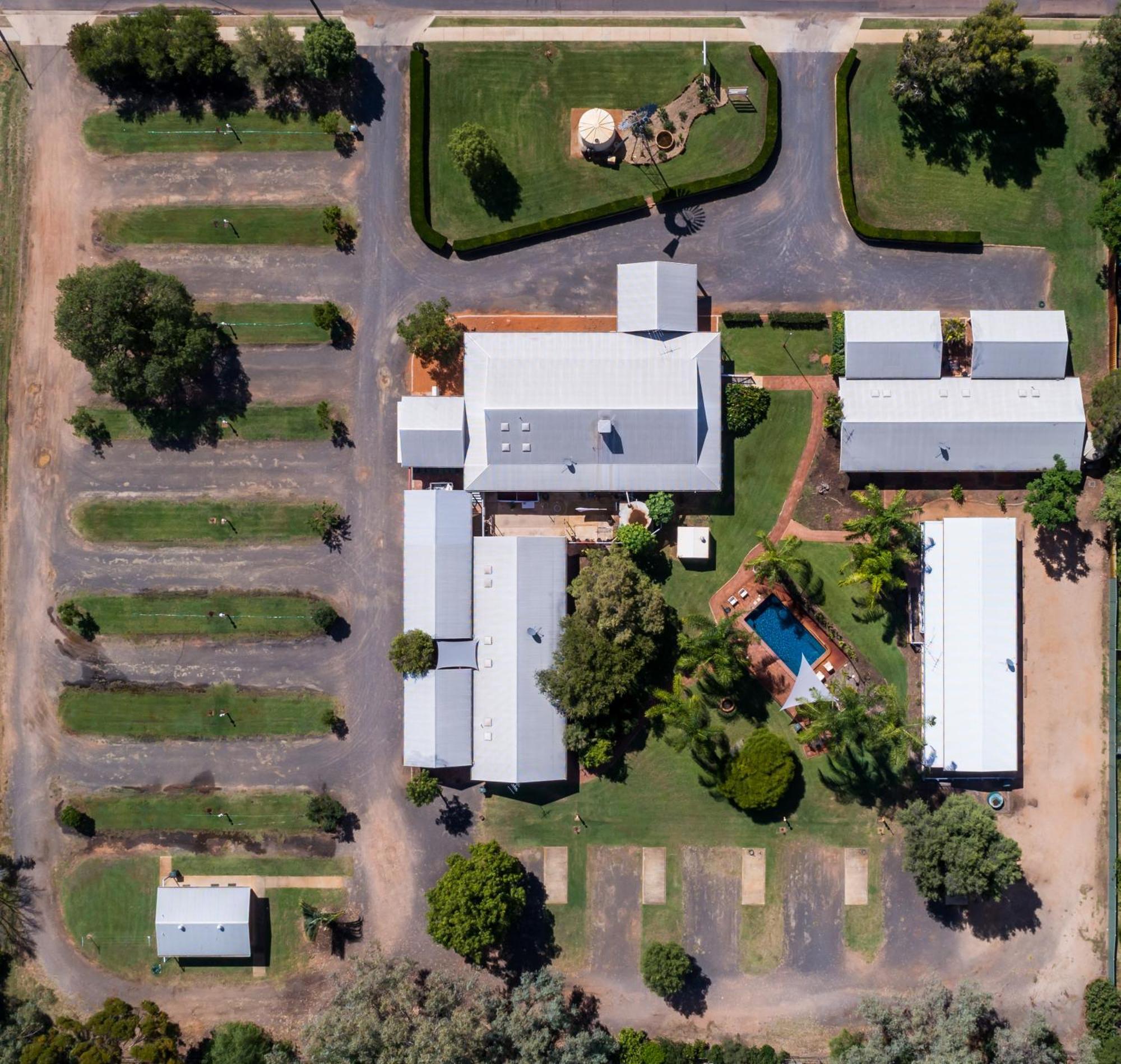 Tambo Mill Motel & Caravan Park Экстерьер фото